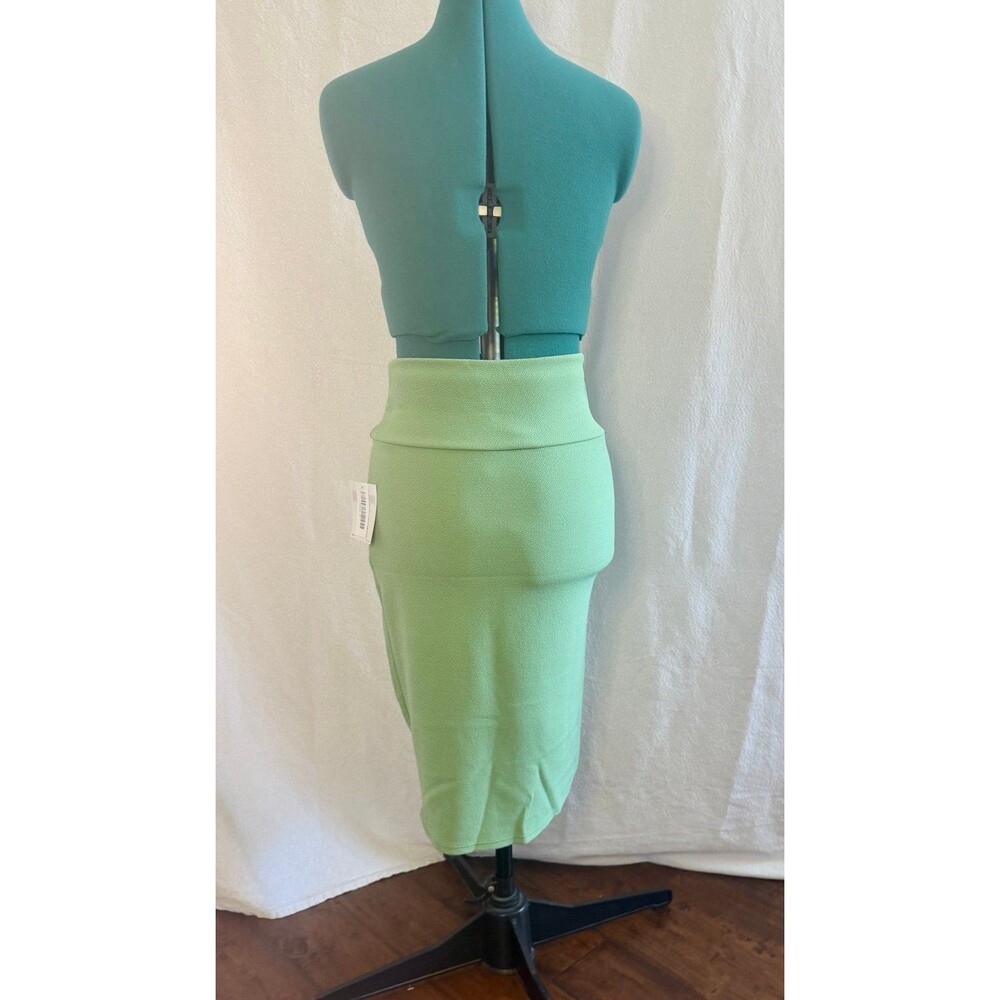 NWT LuLaRoe Cassie skirt. Size small. Brand new with tags.